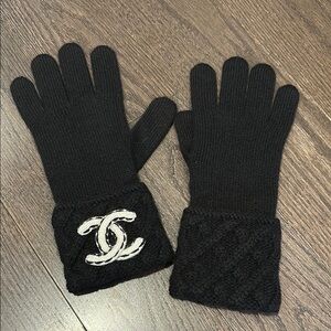 Chanel black cashmere gloves